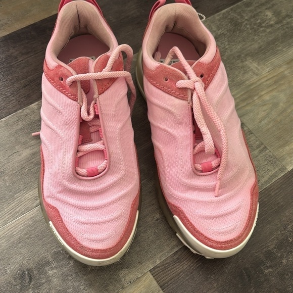 Givenchy Womens 1 Light Running Sneakers - Picture 2 of 5